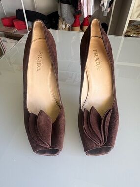 Vintage Prada Dark Brown Suede Peep-Toe Pumps with Floral Detail